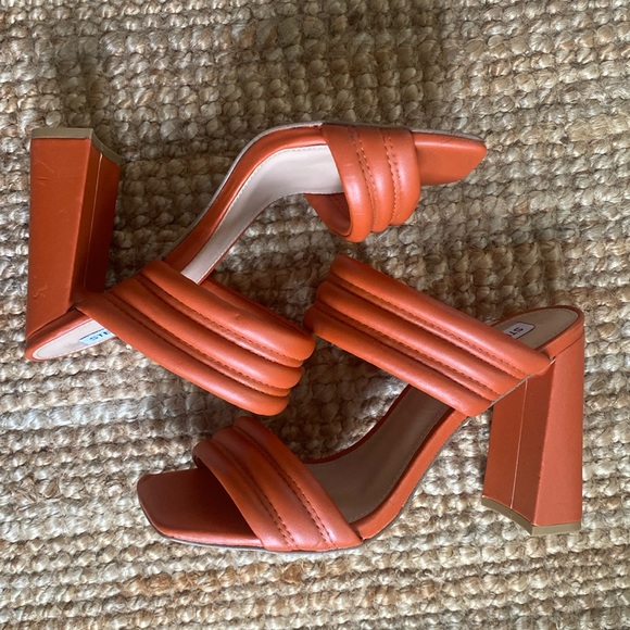 Steve Madden Shoes - Steve Madden Orange Padded Strap Block Heel Sandals